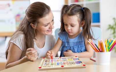 Montessori Holzspielzeug – Magnetisches 3D-Labyrinth zur Förderung von Farben und Zahlen 5